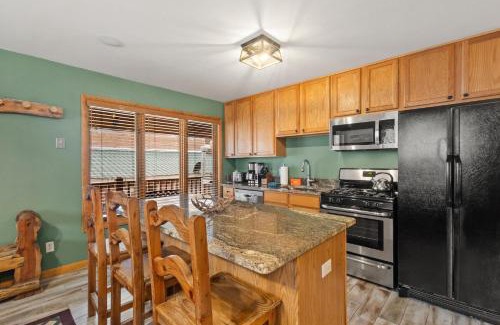 Ouray House | 225 6th Avenue 4