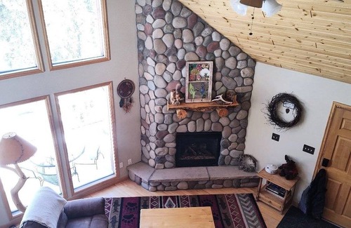 Valley of the Sun Cabin | 227 m² Cabin ∙ 3 bedrooms ∙ 8 guests