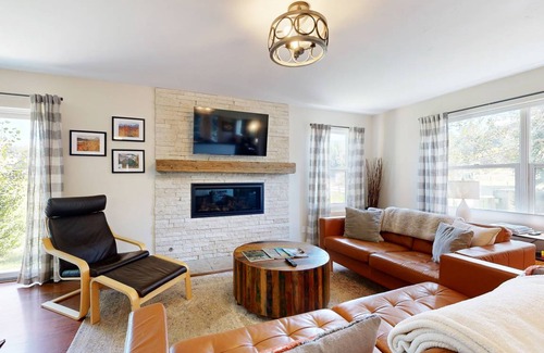 Edwards House | 227 m² House ∙ 4 bedrooms ∙ 8 guests