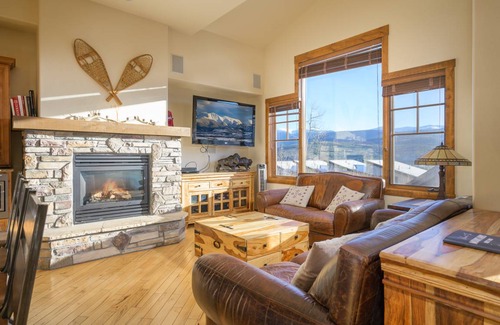 Bear Crossing House | 232 m² House ∙ 3 bedrooms ∙ 11 guests