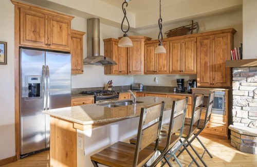 Bear Crossing House | 232 m² House ∙ 3 bedrooms ∙ 11 guests