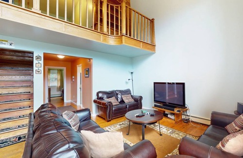 Blue River House | 233 m² House ∙ 3 bedrooms ∙ 8 guests