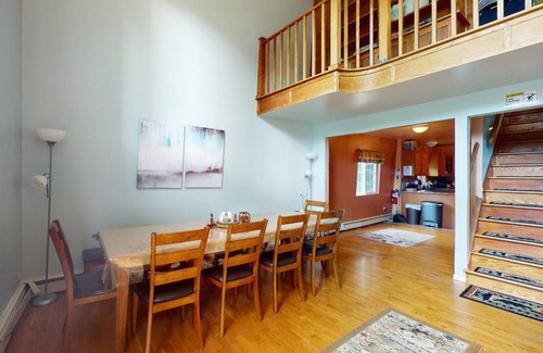 Blue River House | 233 m² House ∙ 3 bedrooms ∙ 8 guests