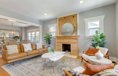 West Colfax Apartment | 235 m² Apartment ∙ 4 bedrooms ∙ 10 guests