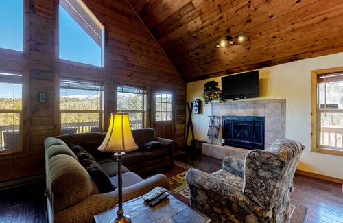 Cripple Creek House | 237 m² House ∙ 4 bedrooms ∙ 11 guests