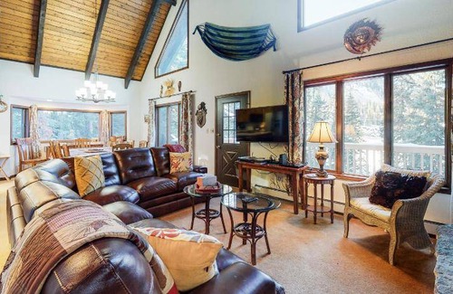 Columbine Lake House | 239 m² House ∙ 3 bedrooms ∙ 12 guests