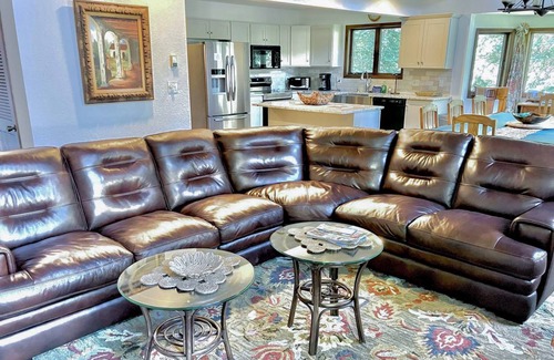 Columbine Lake House | 239 m² House ∙ 3 bedrooms ∙ 12 guests