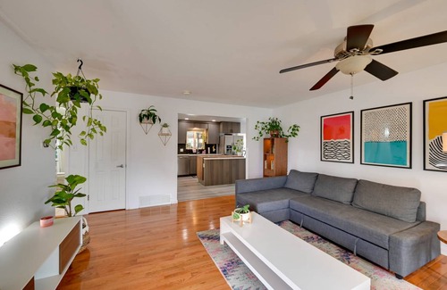 Virginia Village House | 241 m² House ∙ 3 bedrooms ∙ 5 guests
