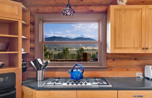 Pleasant Valley House | 243 m² House ∙ 3 bedrooms ∙ 8 guests