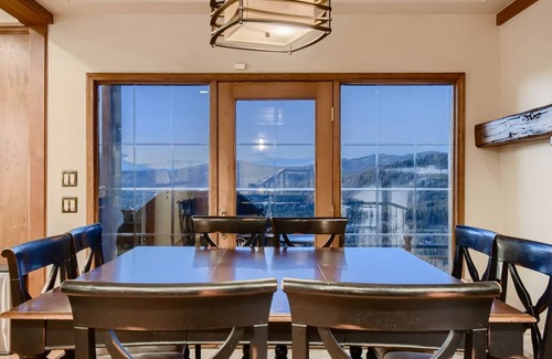 Warrior's Mark West House | 250 m² House ∙ 5 bedrooms ∙ 12 guests