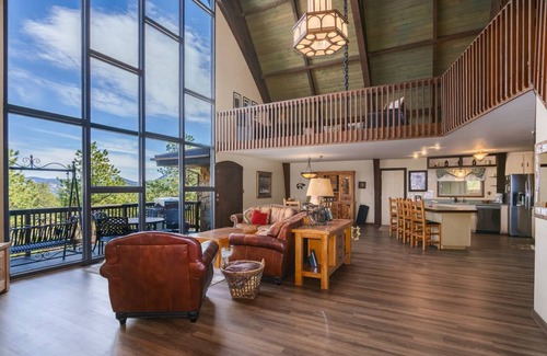 Carriage Hills House | 259 m² House ∙ 3 bedrooms ∙ 8 guests