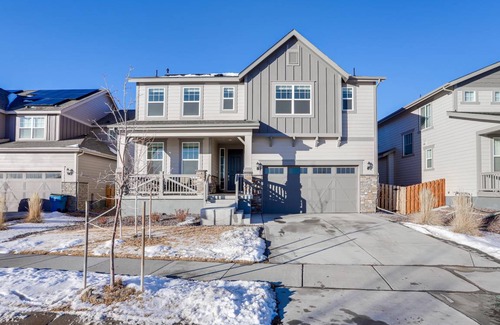 Commerce City House | 260 m² House ∙ 5 bedrooms ∙ 11 guests