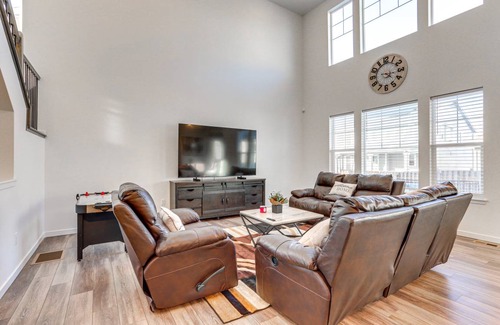 Commerce City House | 260 m² House ∙ 5 bedrooms ∙ 11 guests