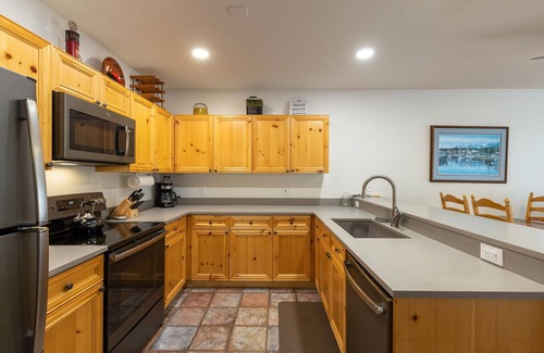 Mountain House Condo | 2658 Tenderfoot Lodge 2 Bedroom Condo by RedAwning