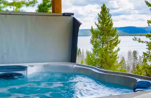 Grand Lake Cabin | 269 m² Cabin ∙ 4 bedrooms ∙ 9 guests