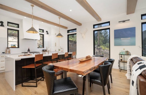 Grand Lake Cabin | 269 m² Cabin ∙ 4 bedrooms ∙ 9 guests