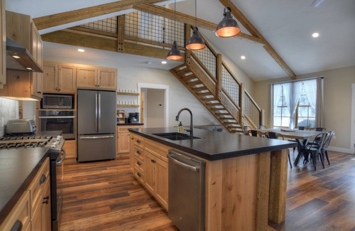 South Fork House | 270 m² House ∙ 4 bedrooms ∙ 12 guests