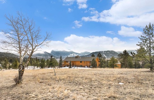 Estes Park House | 272 m² House ∙ 3 bedrooms ∙ 8 guests