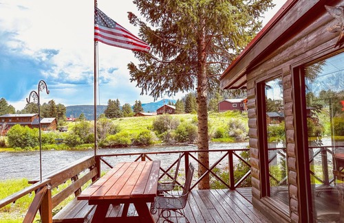 Rio Vista Estates Cabin | 276 m² Cabin ∙ 3 bedrooms ∙ 10 guests