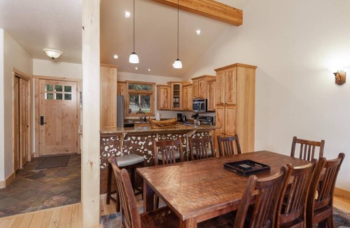 Blue River House | 276 m² House ∙ 4 bedrooms ∙ 10 guests
