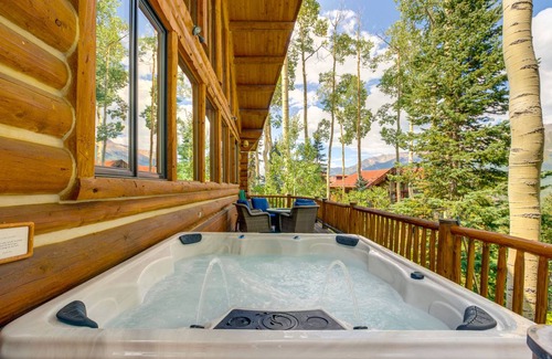 Mountain Village House | 278 m² House ∙ 4 bedrooms ∙ 8 guests