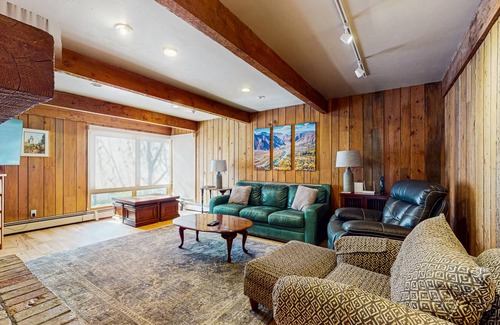 Glenwood Springs House | 279 m² House ∙ 4 bedrooms ∙ 8 guests