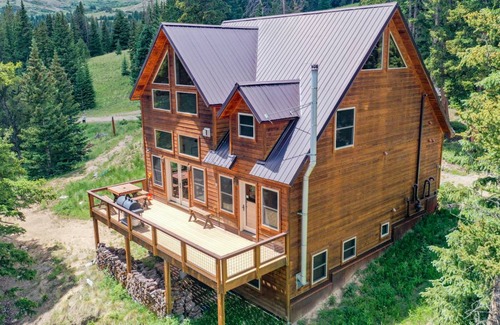 Alma Cabin | 282 m² Cabin ∙ 3 bedrooms ∙ 10 guests