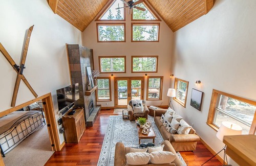 Alma Cabin | 282 m² Cabin ∙ 3 bedrooms ∙ 10 guests
