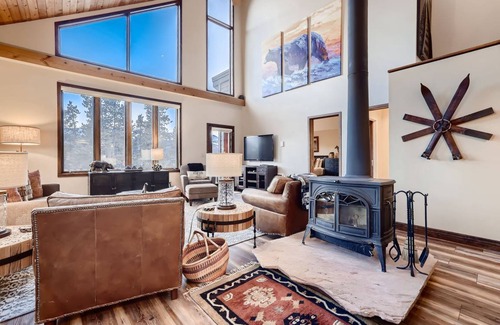 Forest Hills House | 288 m² House ∙ 3 bedrooms ∙ 8 guests