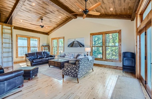 Rollinsville House | 288 m² House ∙ 4 bedrooms ∙ 8 guests