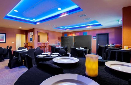 Parachute Hotel | 29 m² Hotel ∙ 7 guests