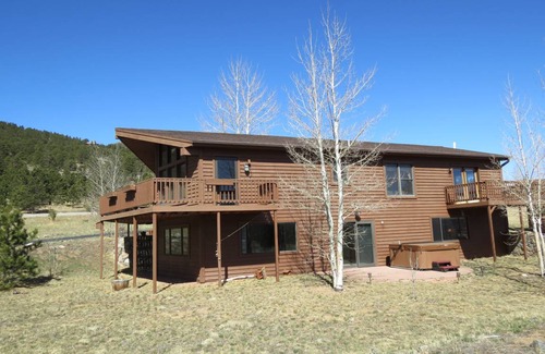 Estes Park House | 295 m² House ∙ 4 bedrooms ∙ 8 guests