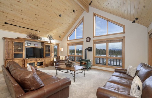 Pole Creek Meadows House | 295 m² House ∙ 4 bedrooms ∙ 13 guests