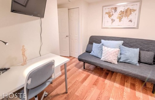 Broadmoor House | 2BR Comfy Condo & Cute Patio - Broadmoor area