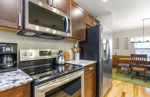 Baldy Mountain House | 3 BDR Getaway Near Skiing Hiking Plus Bus Route