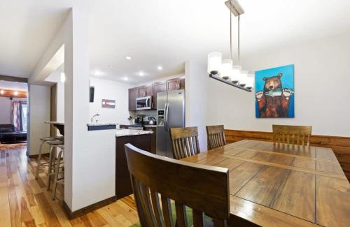 Baldy Mountain House | 3 BDR Getaway Near Skiing Hiking Plus Bus Route