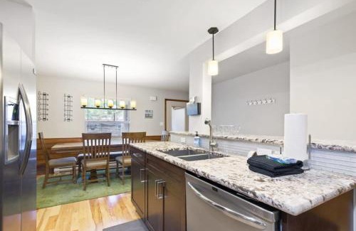 Baldy Mountain House | 3 BDR Getaway Near Skiing Hiking Plus Bus Route