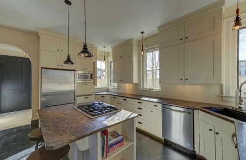 Buena Vista House | 3-bedroom, 3.5-bathroom luxury residence sleeps up to 7 guests