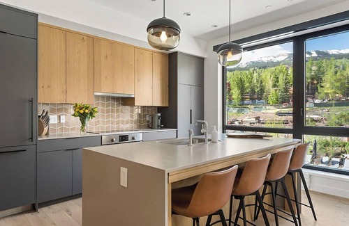 Snowmass Village Condo | 3 Bedroom Electric Pass Lodge