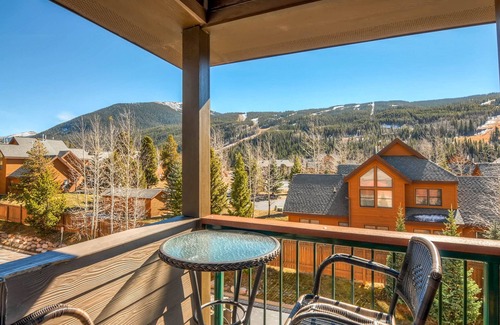 Mountain House Condo | 3 BR/3 BA; Walk to Lifts; Great View of the Slopes from 2 Balconies