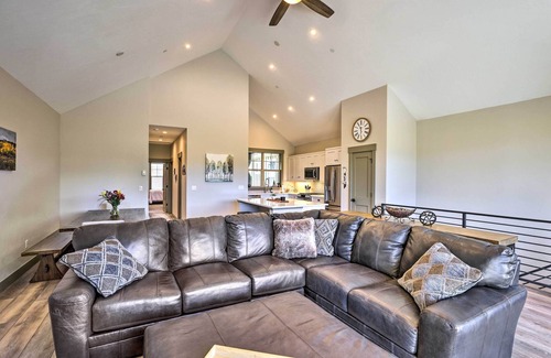 Grand Elk Ranch House | 3 Mi to Granby Ranch: Townhome w/Balcony & Views