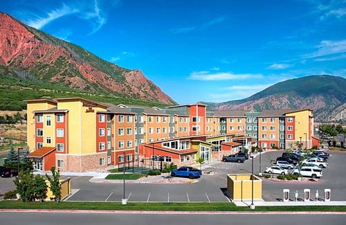 Glenwood Springs Hotel | 3-Star Hotel ∙ Residence Inn Glenwood Springs