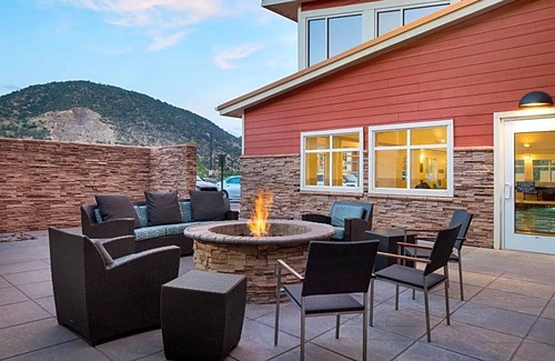 Glenwood Springs Hotel | 3-Star Hotel ∙ Residence Inn Glenwood Springs