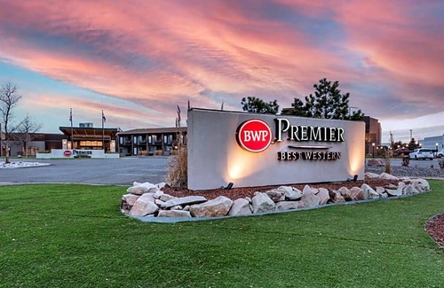 Montbello Hotel | 3-Star Hotel ∙ Best Western Premier Denver East