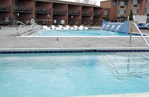 Montbello Hotel | 3-Star Hotel ∙ Best Western Premier Denver East
