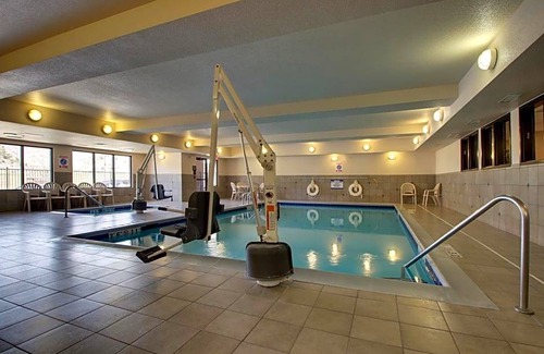 Ken Caryl Hotel | 3-Star Hotel ∙ Hampton Inn & Suites Denver Littleton