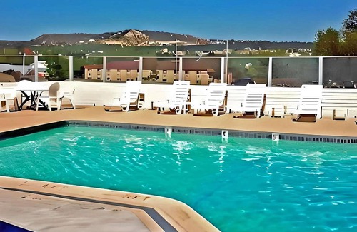 West Colorado Springs Hotel | 300 m² Hotel ∙ 127 guests