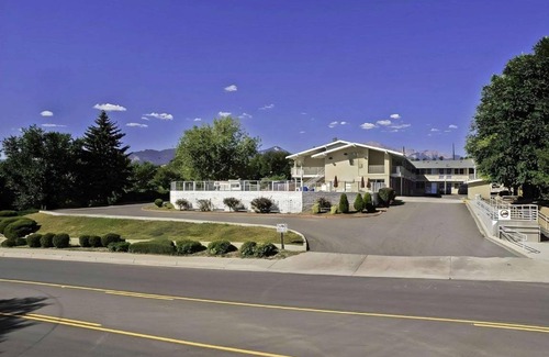 West Colorado Springs Hotel | 300 m² Hotel ∙ 127 guests