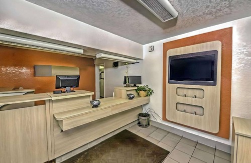 West Colorado Springs Hotel | 300 m² Hotel ∙ 127 guests