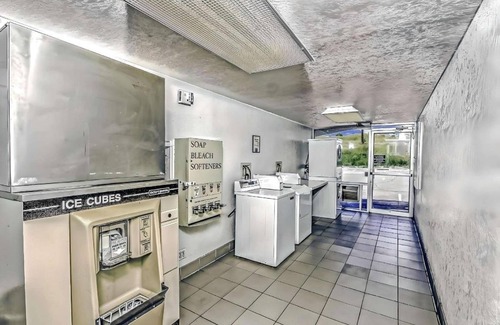 West Colorado Springs Hotel | 300 m² Hotel ∙ 127 guests